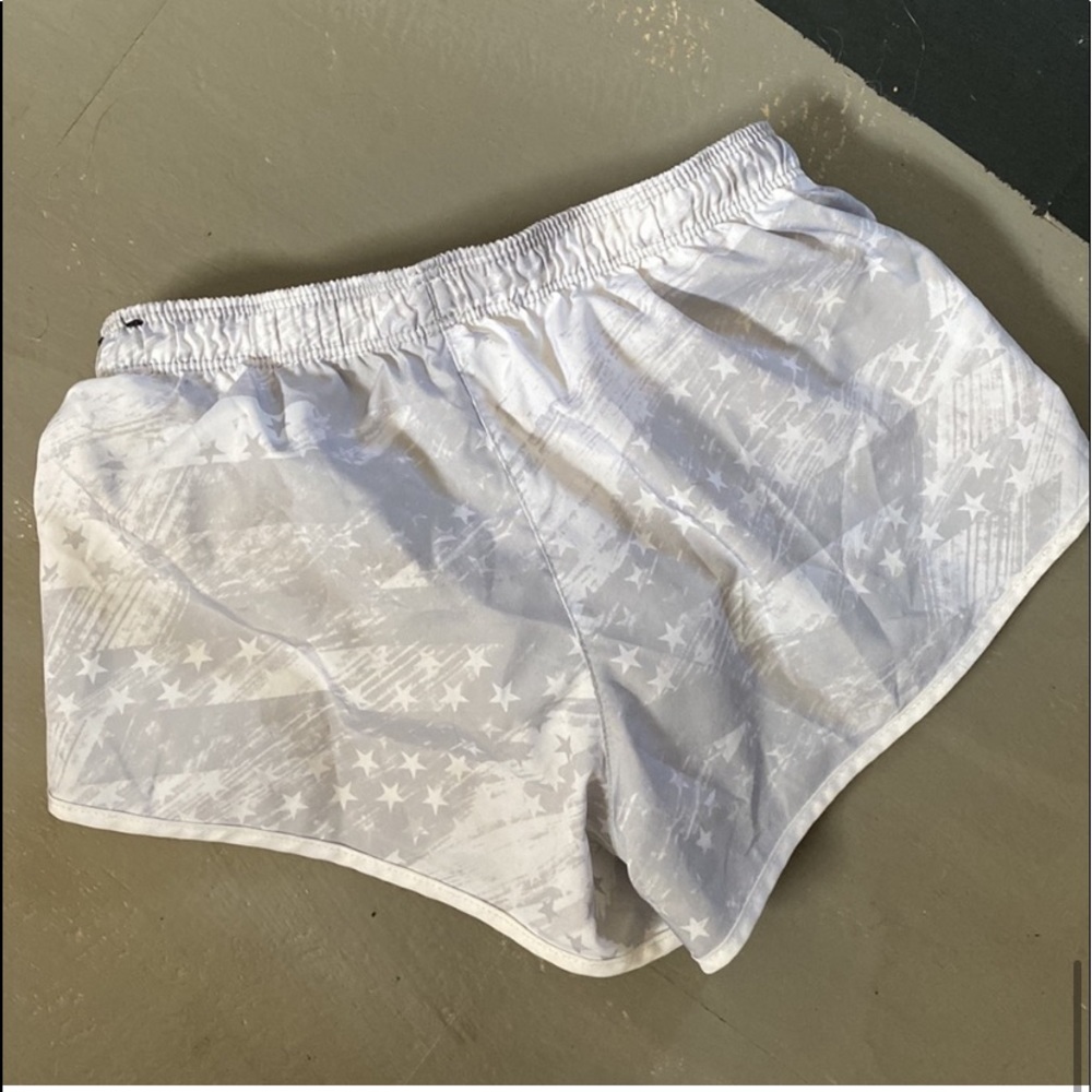 Nike girls athletic shorts size small! - Picture 4 of 6